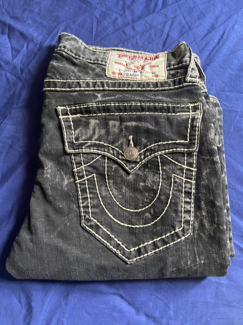 True Religion Jeans Big T Straight Fit thumbnail