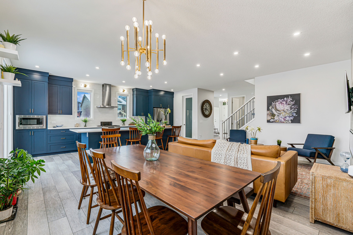 Dining table(SOLD) +6 chairs(SOLD) +a bench🥕🥕🥕