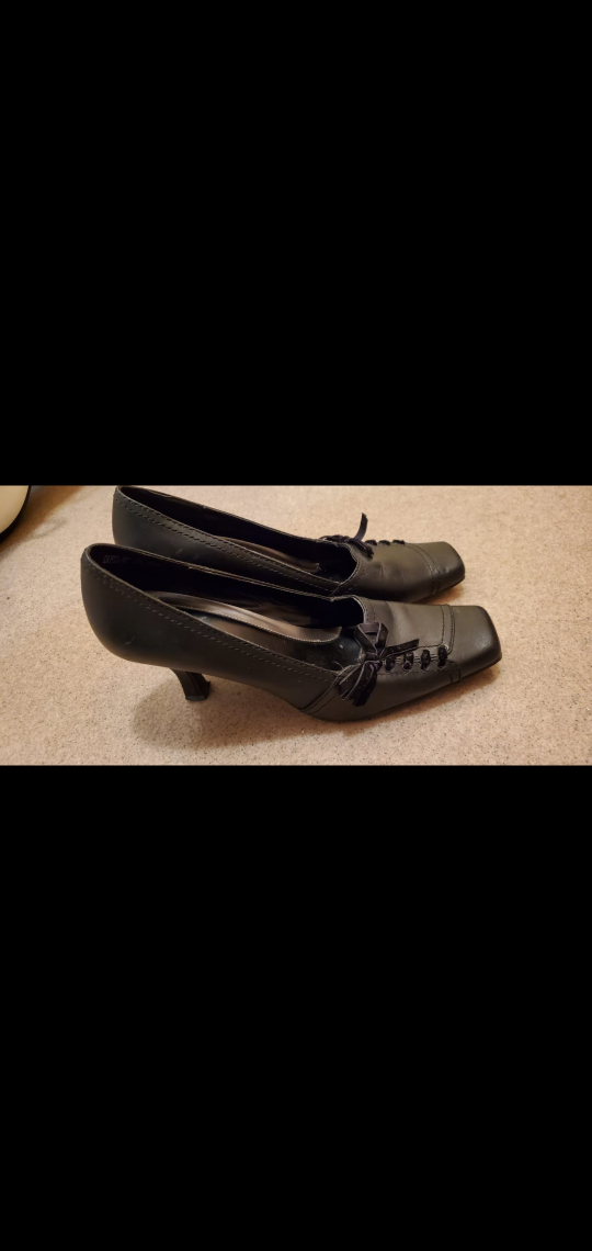 Black Leather Heels size 8 thumbnail