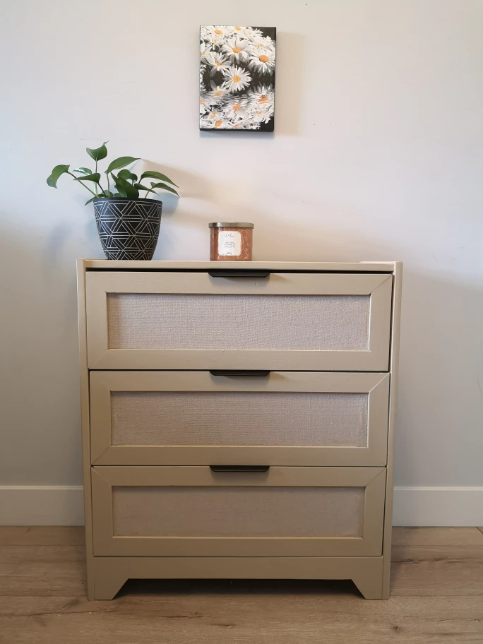 Small Dresser/Livingroom/entryway piece - photo 3