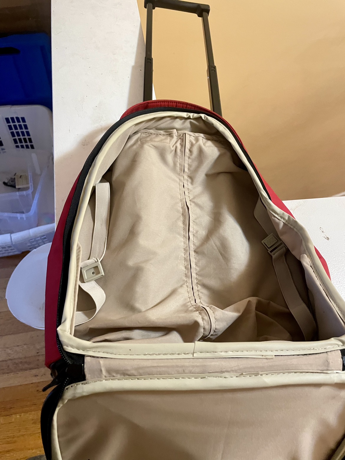 Sammie's Samsonite Child's suitcase image indicator(4)