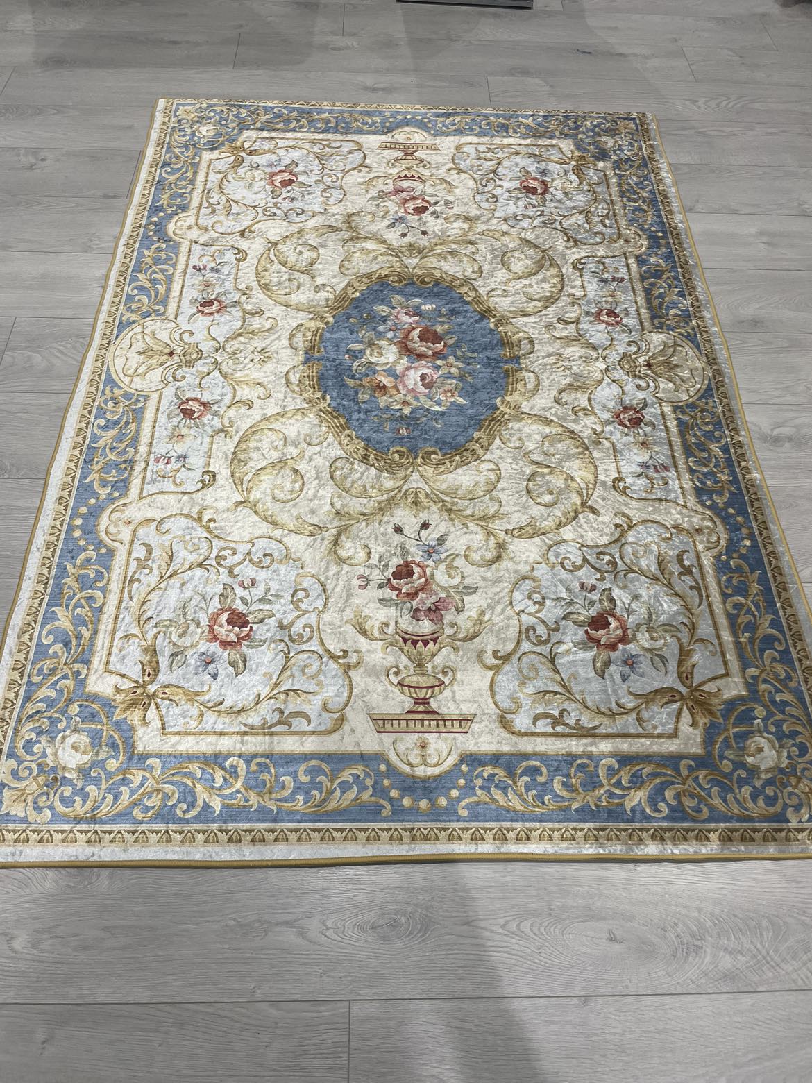 Machine washable carpet thumbnail