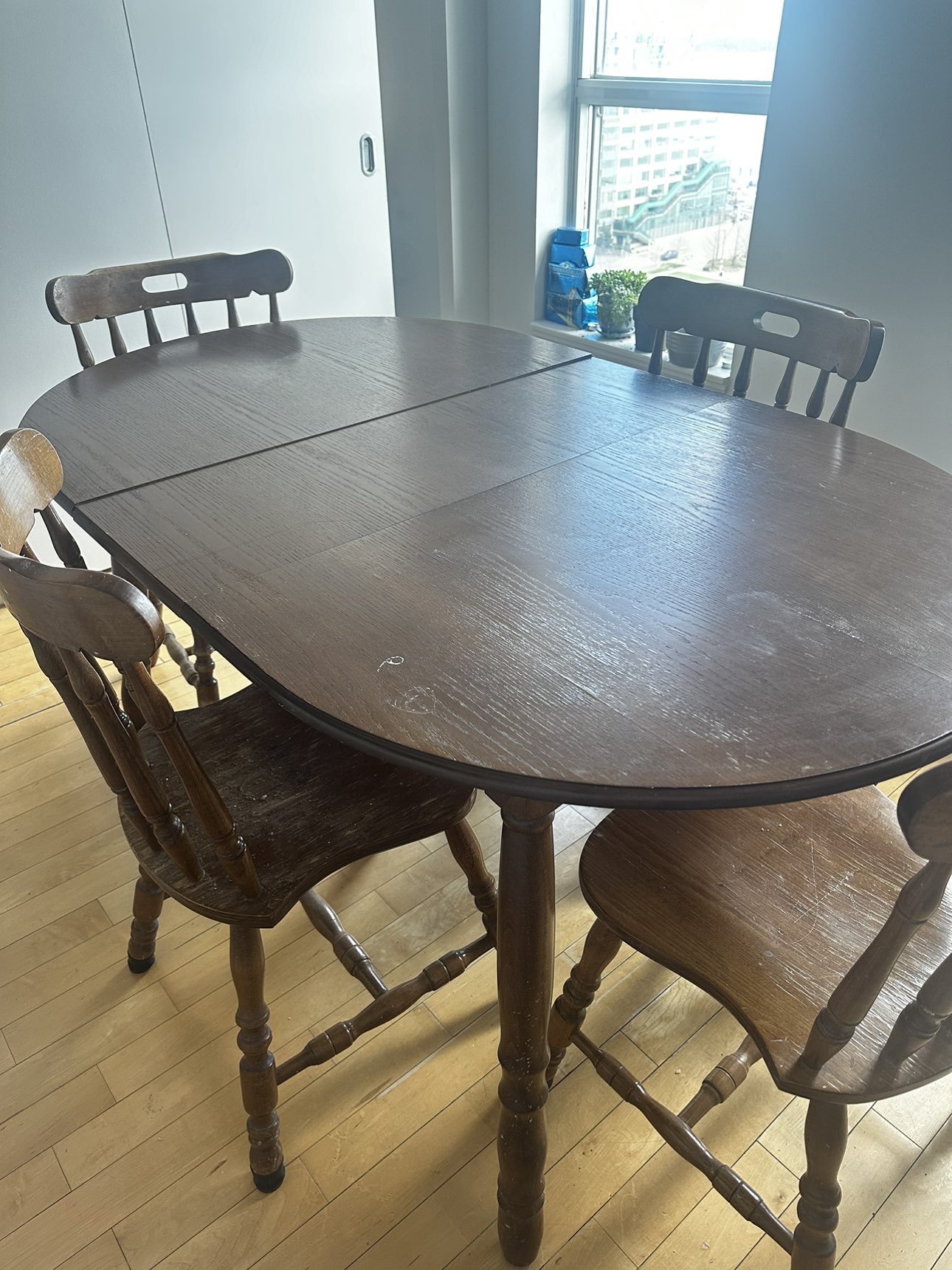 Neat wooden table - photo 3