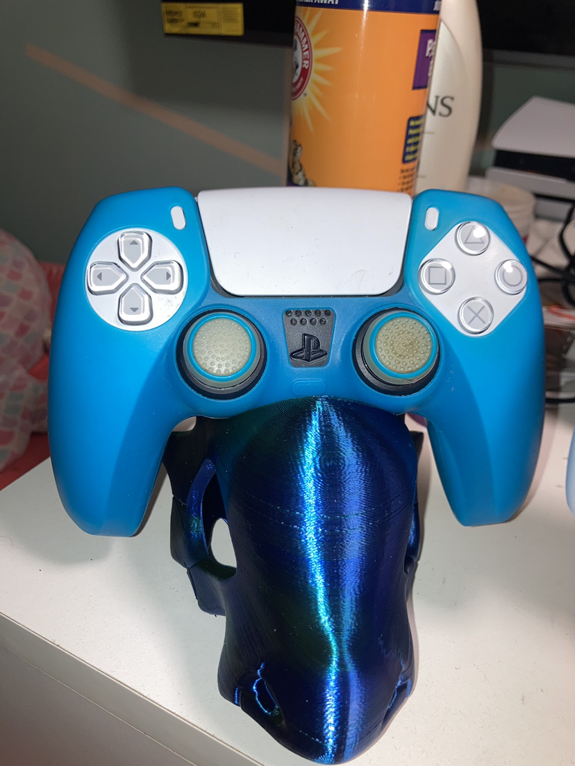 Custom ps5 controller holder - photo 2