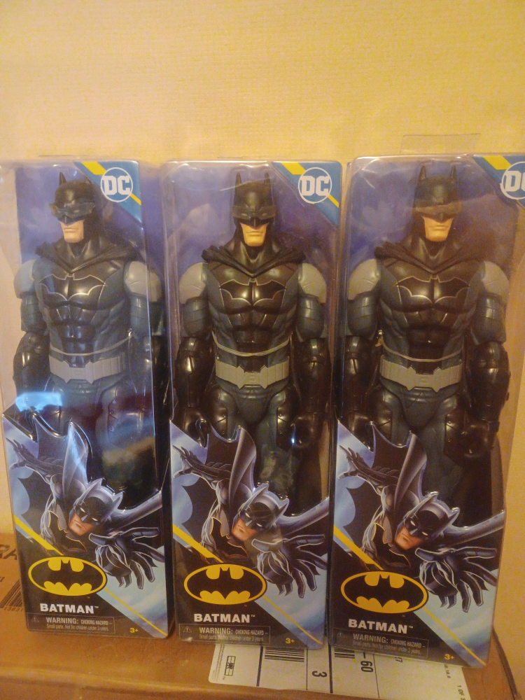 Batman figurine-new