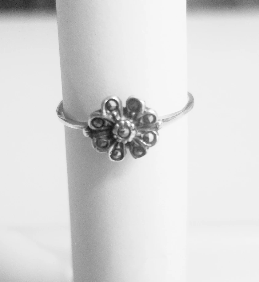 Antique Sterling Silver Flower Marcasite Ring from Portugal image indicator(3)