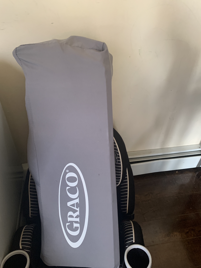 Graco playard - photo 3