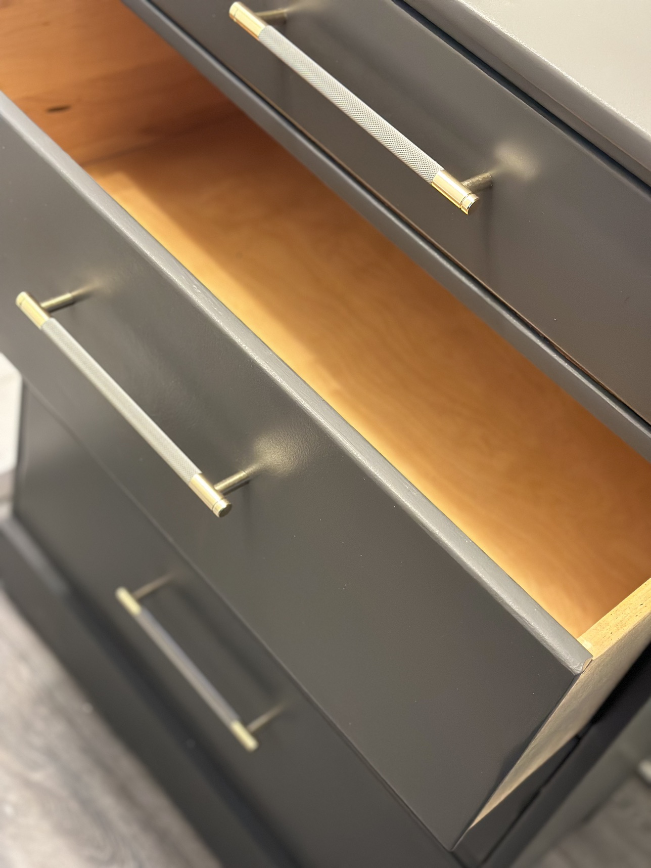 Wood Dresser image indicator(2)