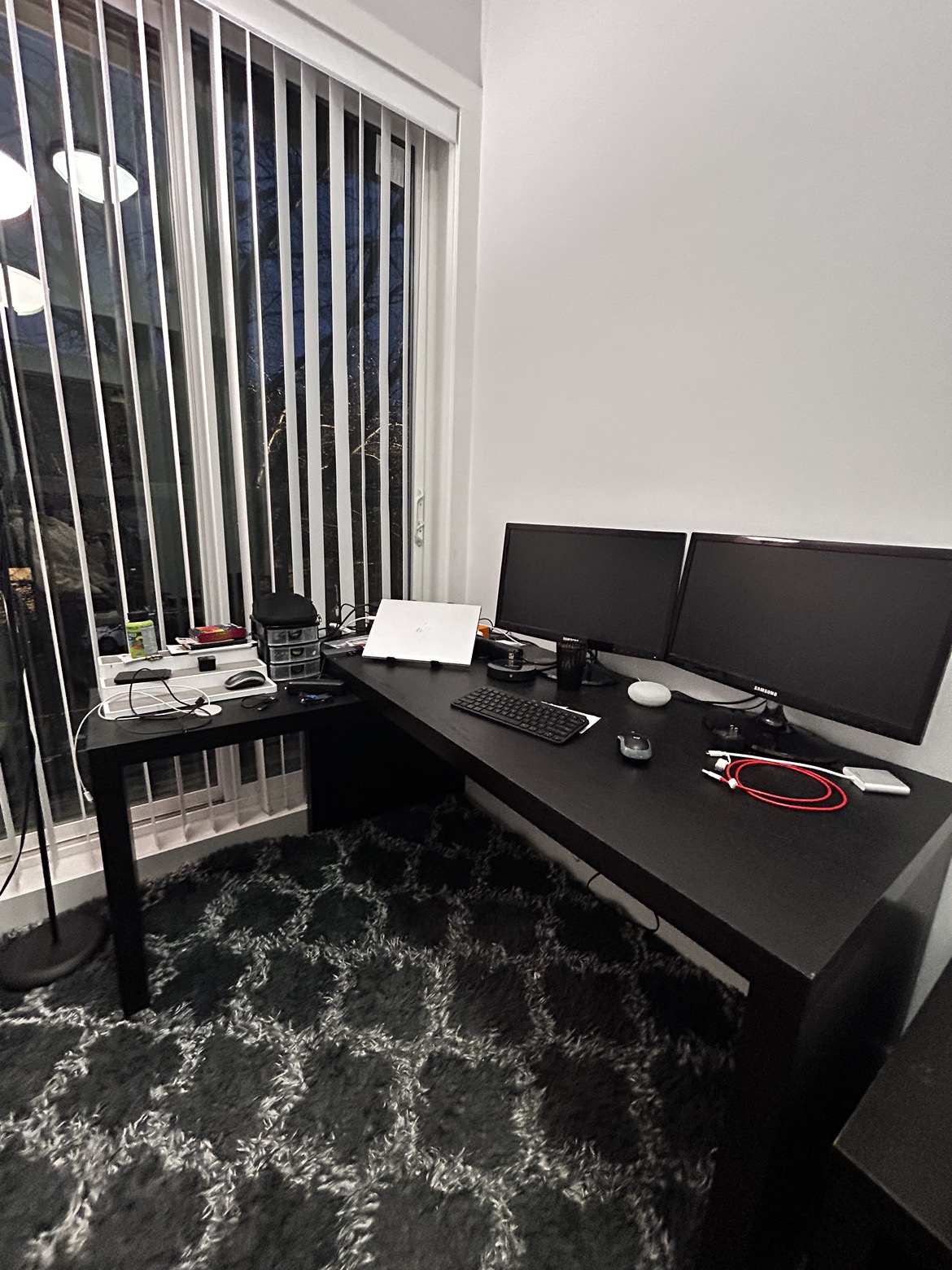 IKEA MALM study table - photo 2