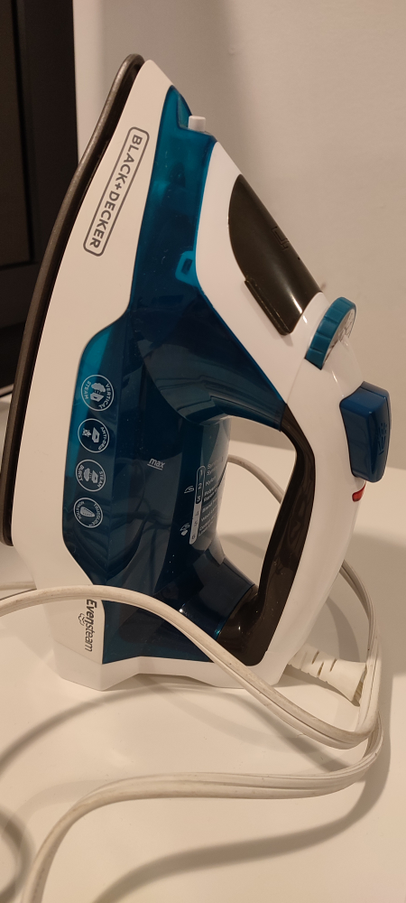 Black & Decker Iron thumbnail