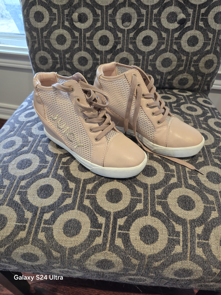 Woman shoes