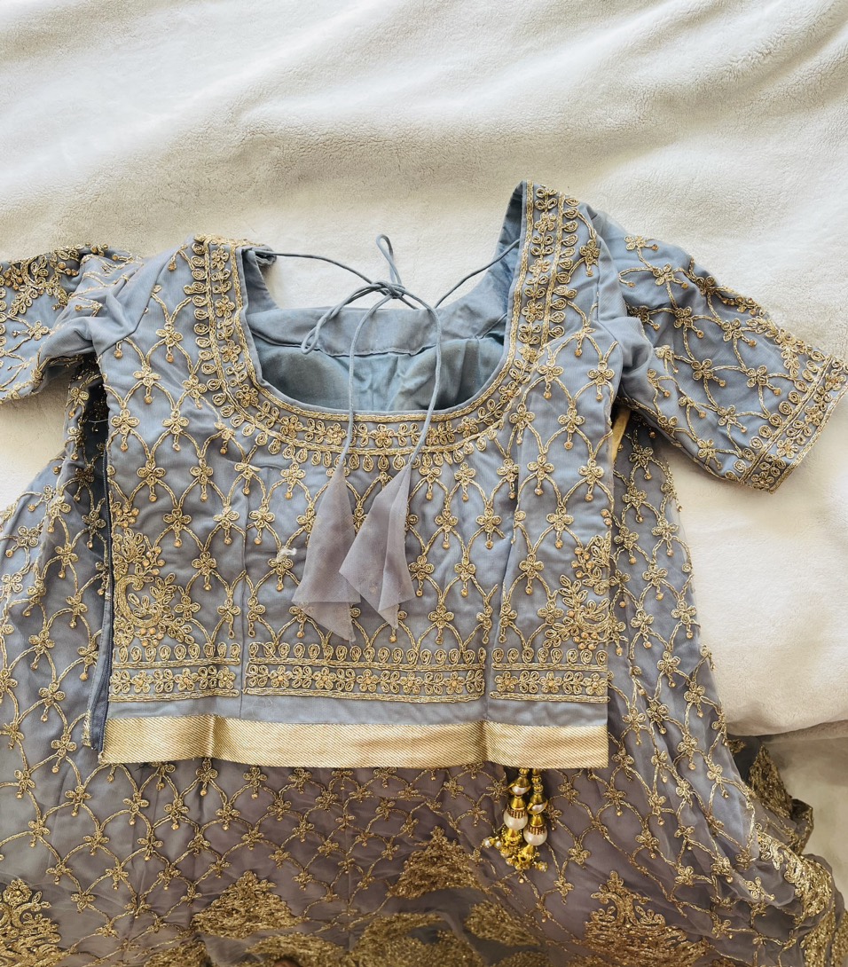 Wedding dress bridesmaid dress image indicator(3)