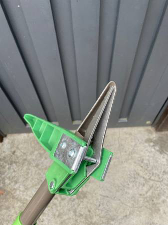 New Steel Handle Garden Weeder image indicator(5)