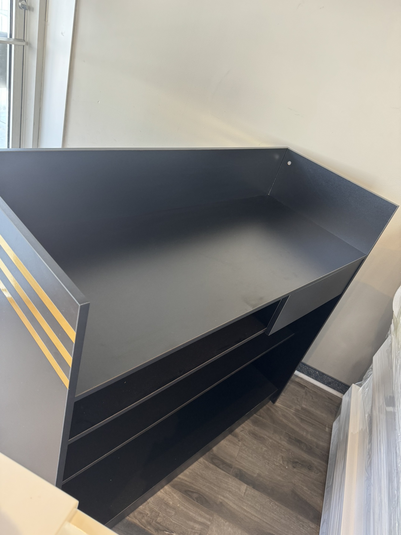 Reception desk - photo 2