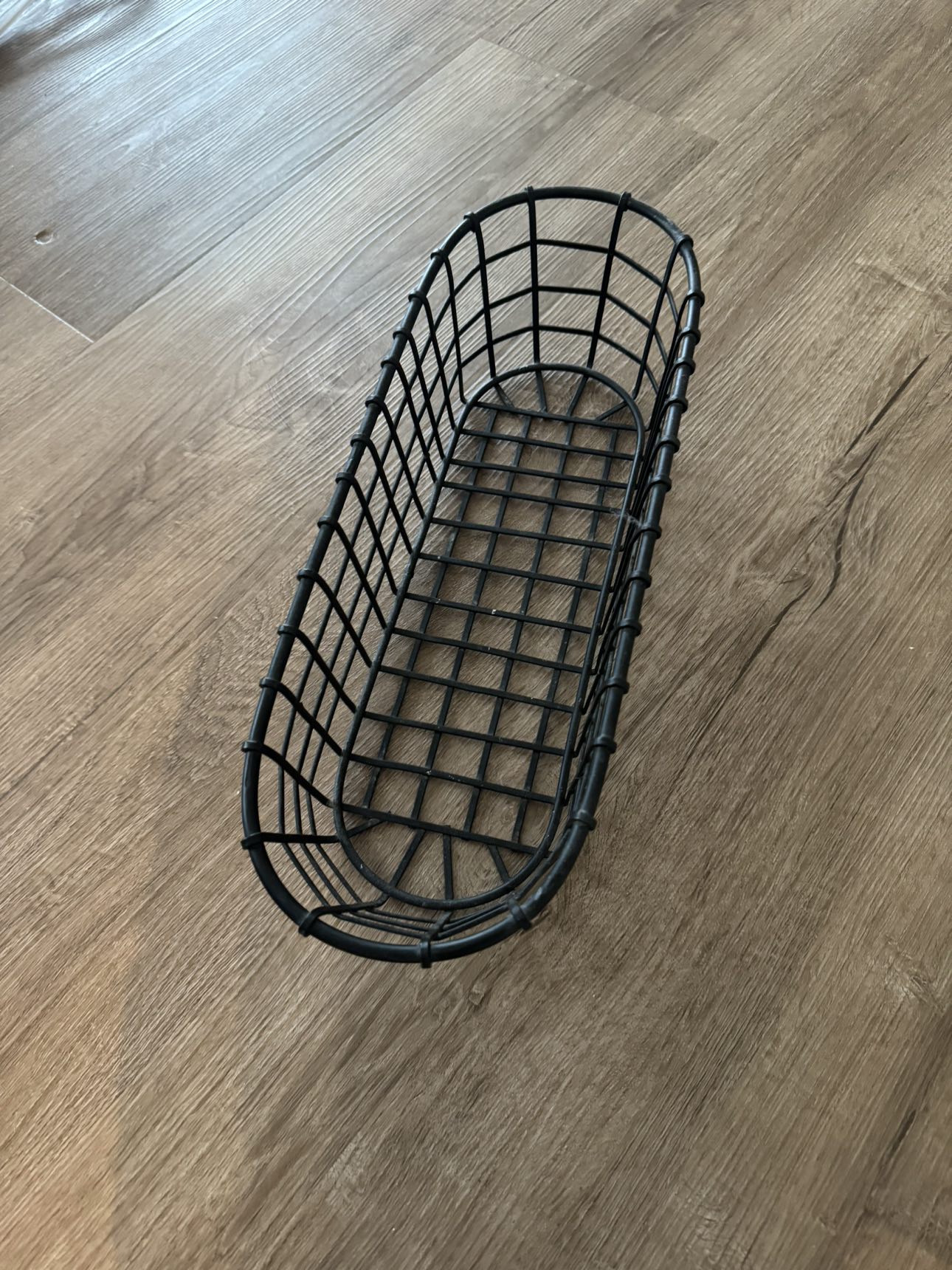 Black metal basket thumbnail