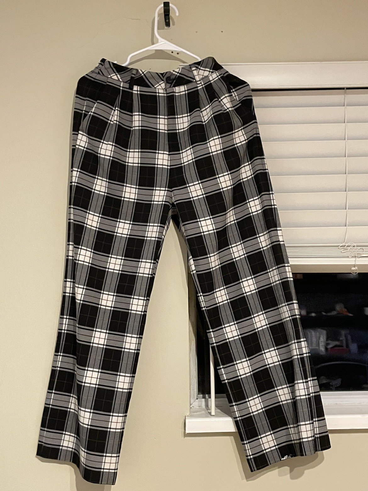 Black and white cell creative fashion pants