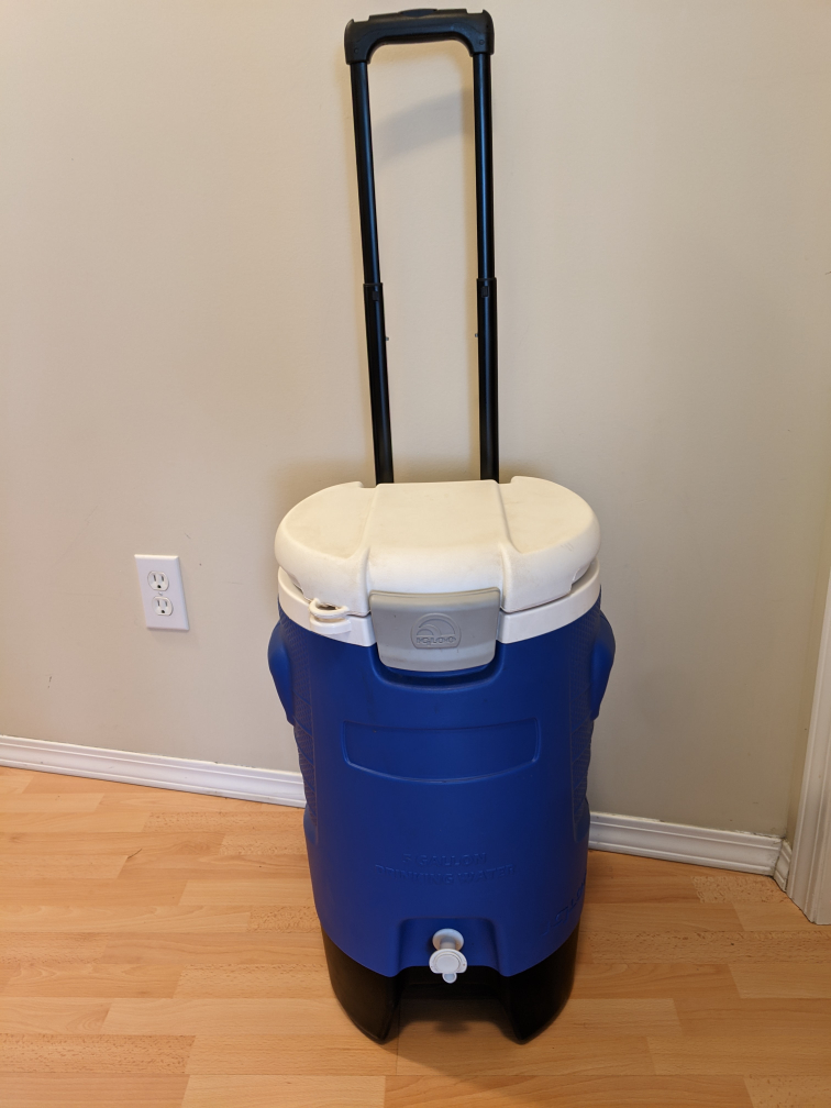 Lightly used 5 GALLON Igloo Sport Roller Cooler $135 ON AMAZON thumbnail