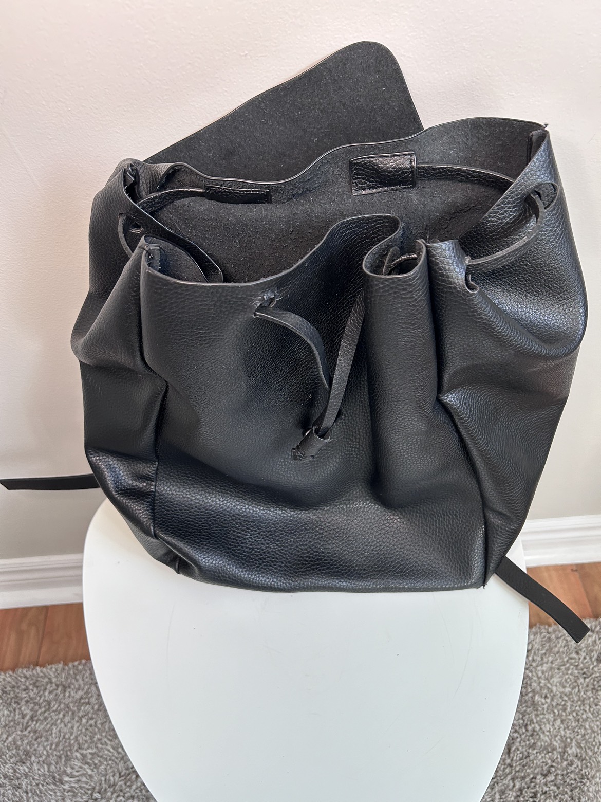 Zara Black Leather Backpack - photo 2