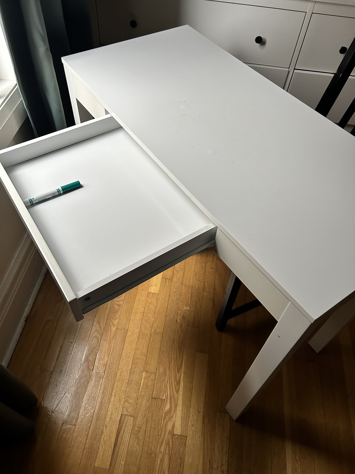 Desk and chair - photo 4