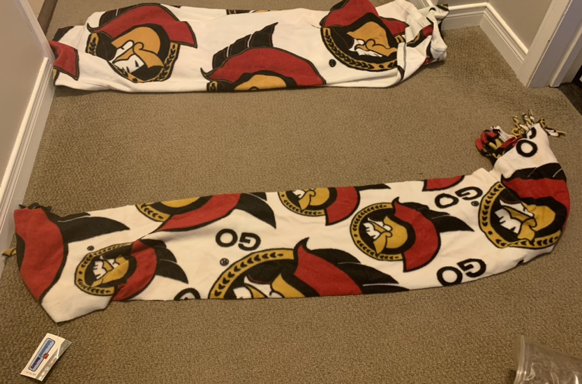 VINTAGE ottawa senators SCARF AND BLANKET NEW WITH TAGS and bag image indicator(5)