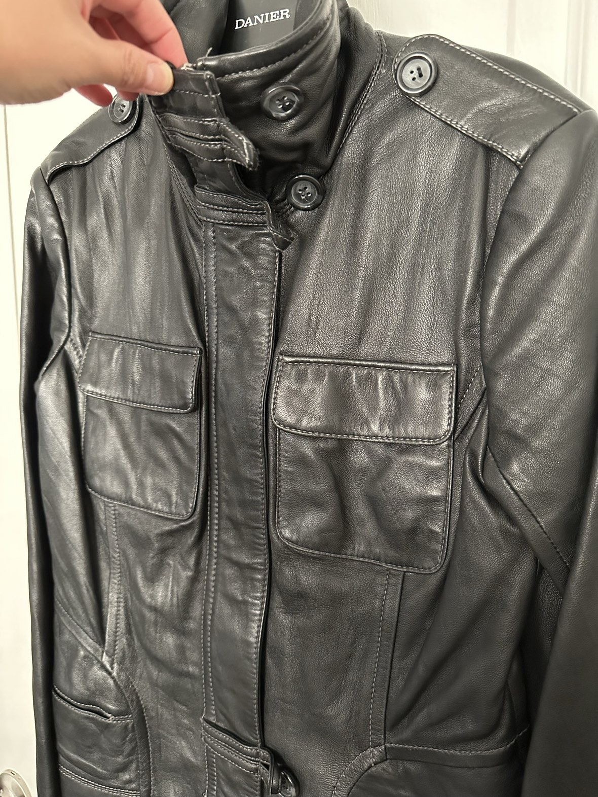 Danier leather jacket • black image indicator(5)