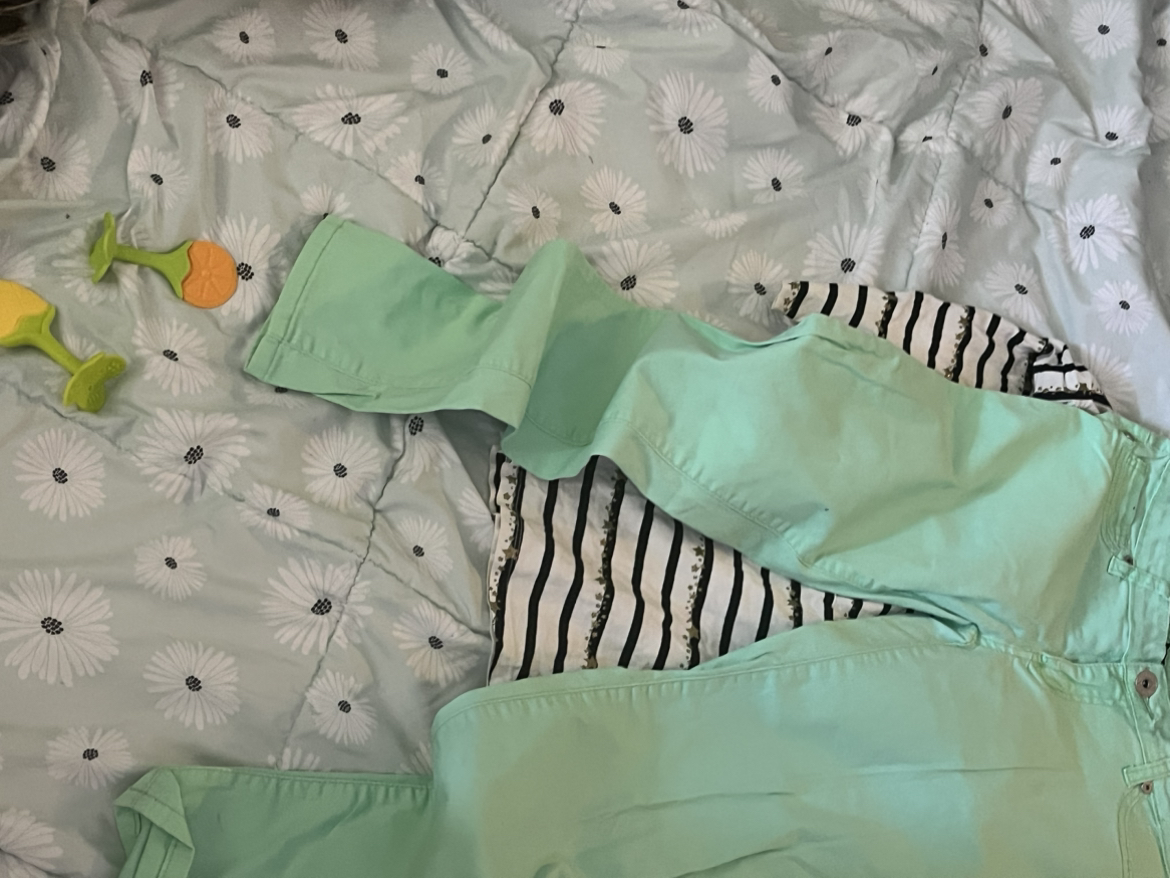 Clothes for young girl image indicator(2)