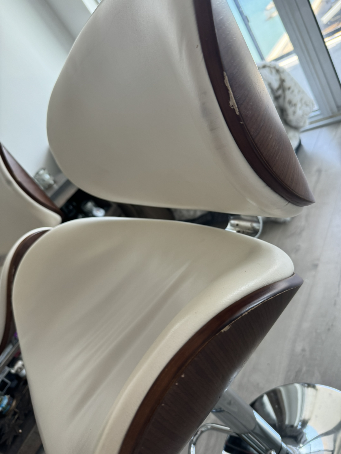 Bellatier Adjustable Heigh Barstool - photo 3
