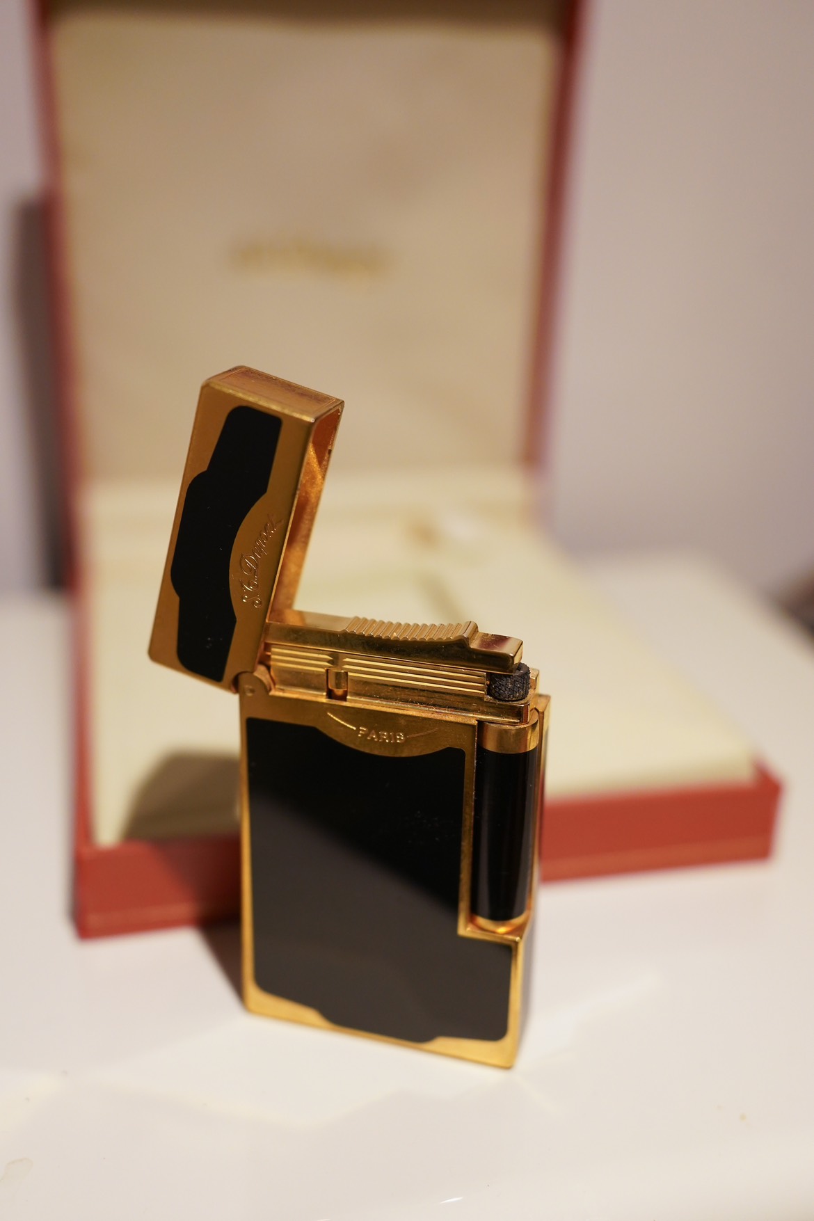 Vintage S.T.Dupont Black Gold Tone Lighter - photo 4
