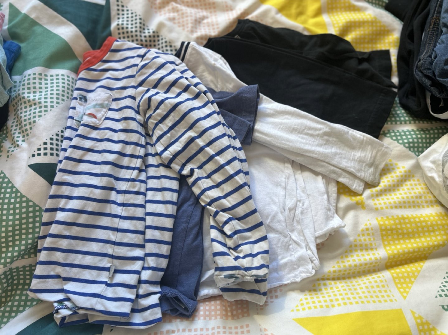 2-5 years old boy Cloths <includes EVERYTHING $30> - photo 3