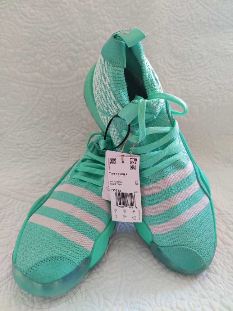 Adidas trae young 2.0 basketball for men size 10