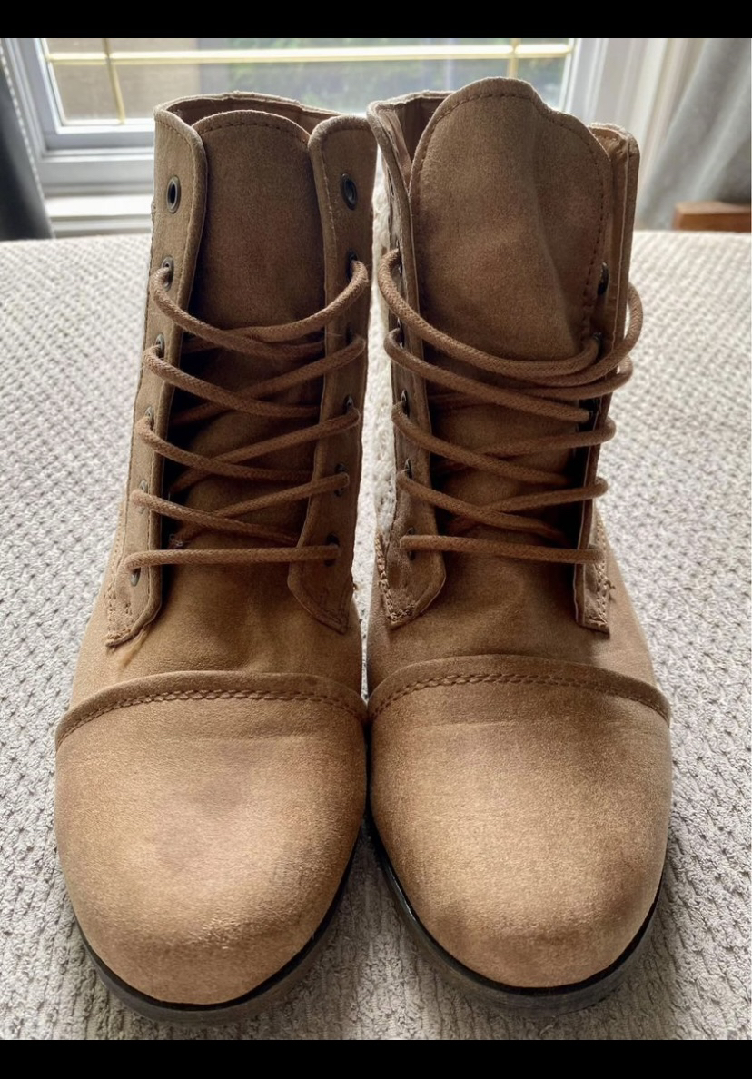 Women’s Brown Boots with Laces and Crochet Design image indicator(5)