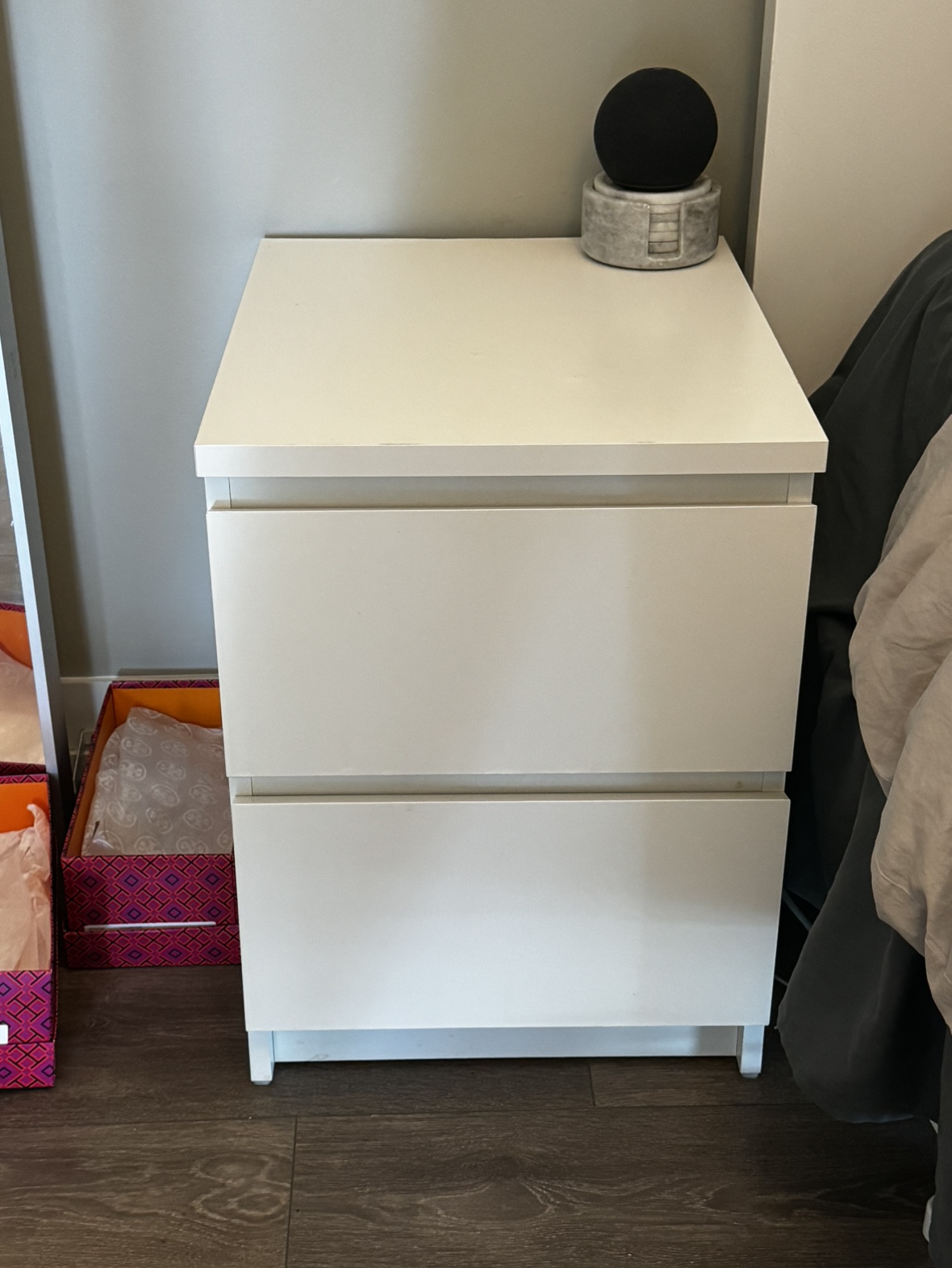 IKEA MALM Dresser image indicator(2)