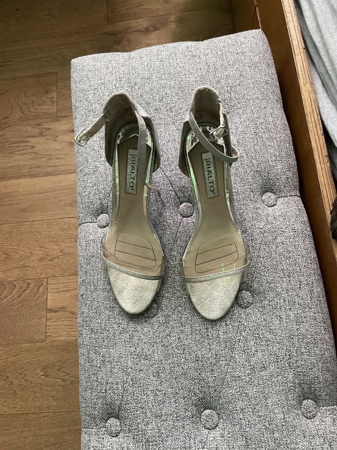 High heels thumbnail