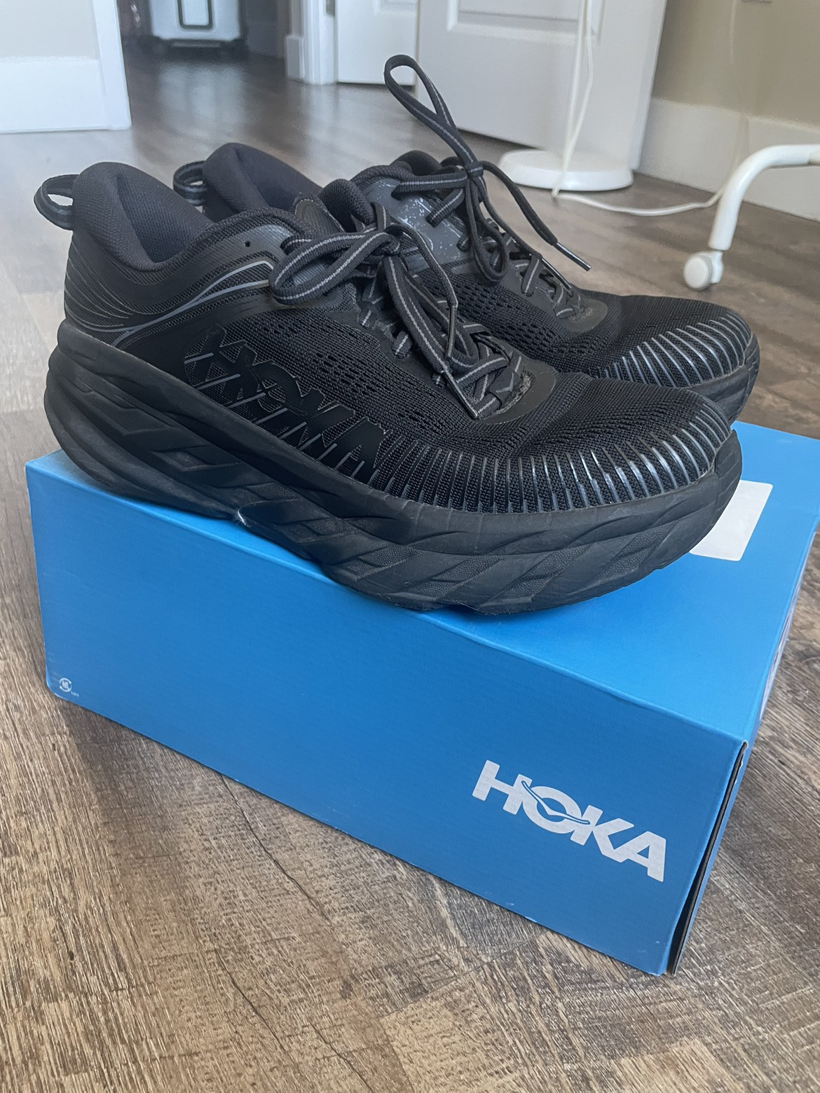 Hoka one one bondi 7 mens sneaker  size us9 thumbnail