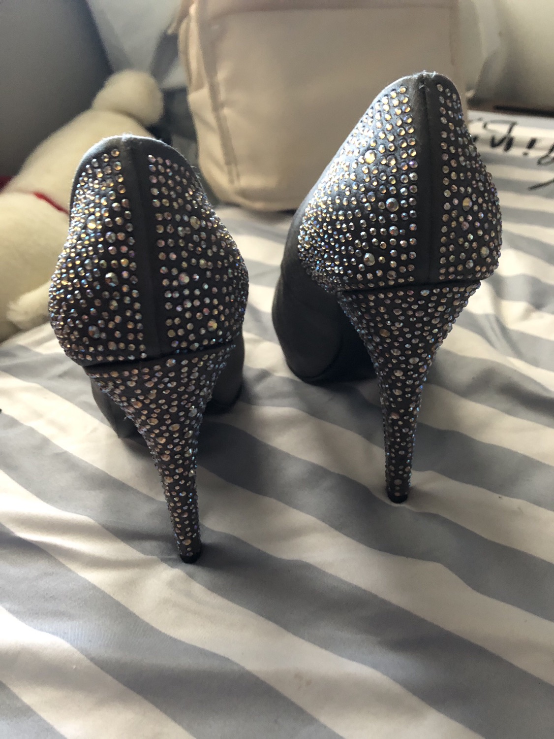 Size 7 woman shoe Steve Madden image indicator(3)