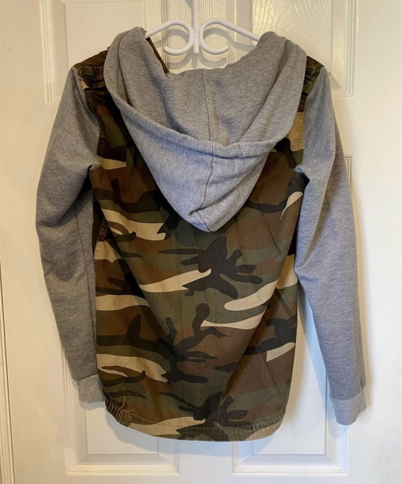 Women’s Camouflage Grey Hoodie Jacket image indicator(2)