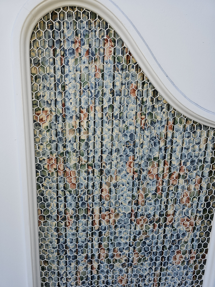 4 Wooden Doors with Wire Inserts image indicator(3)