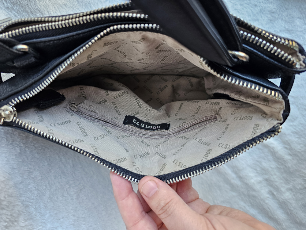 Roots 73 Black Leather Crossbody Purse image indicator(5)