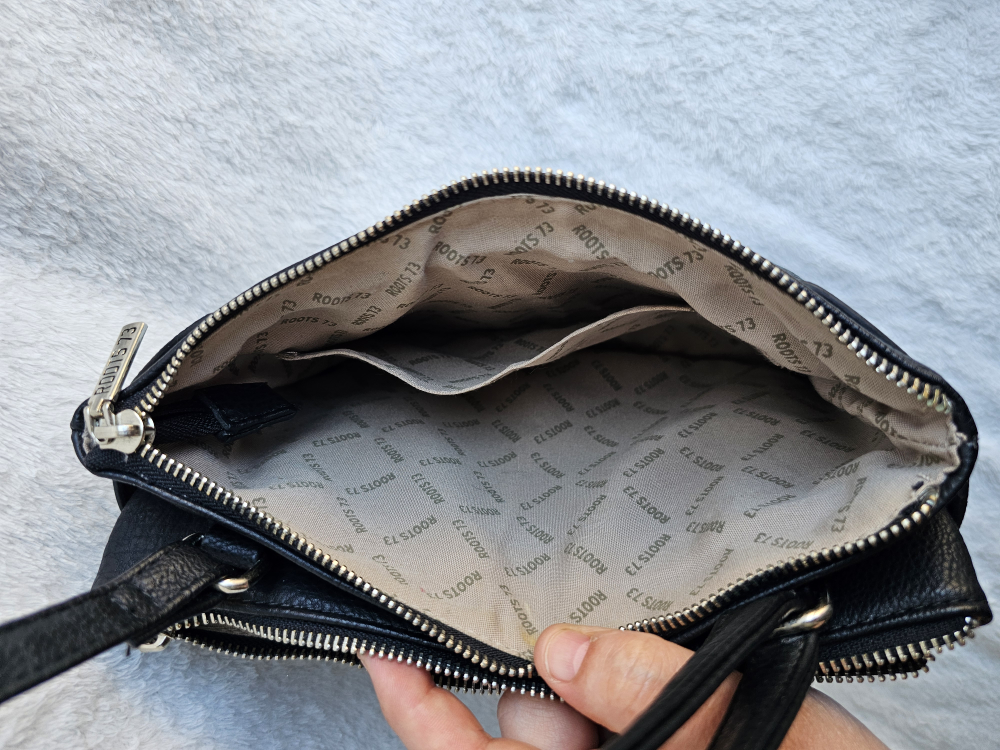 Roots 73 Black Leather Crossbody Purse image indicator(6)