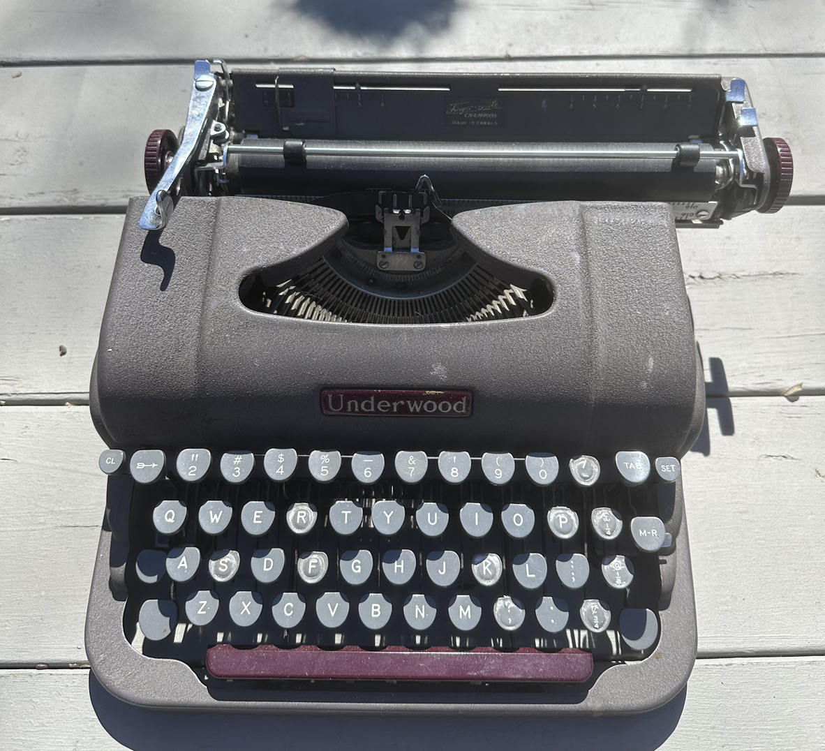 Vintage UNDERWOOD typewriter  Finger-Flite (Moving sale!) image indicator(2)