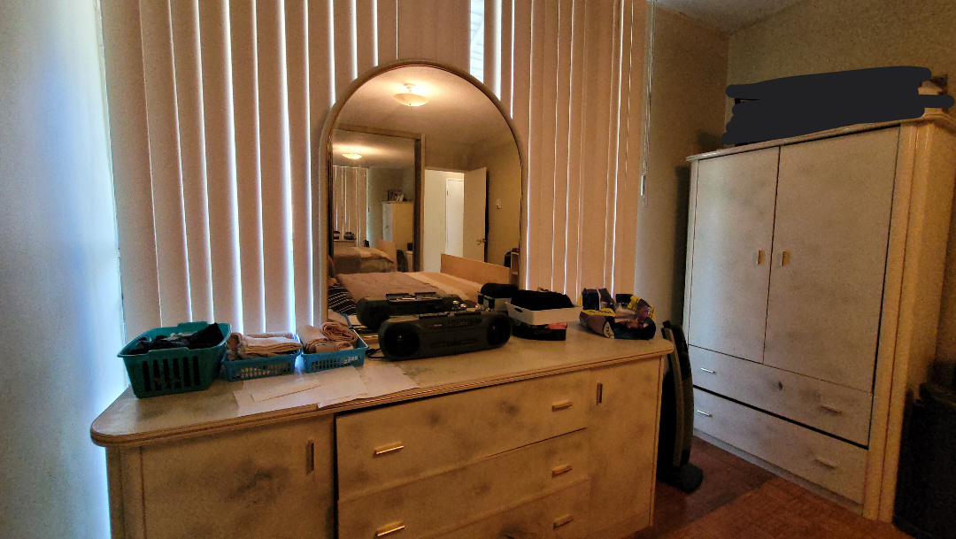 dresser with mirror