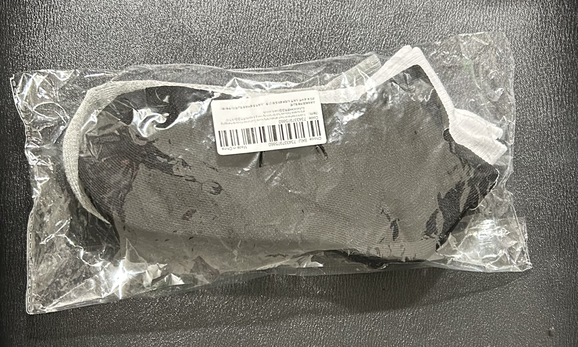 Three pairs of new socks image indicator(3)