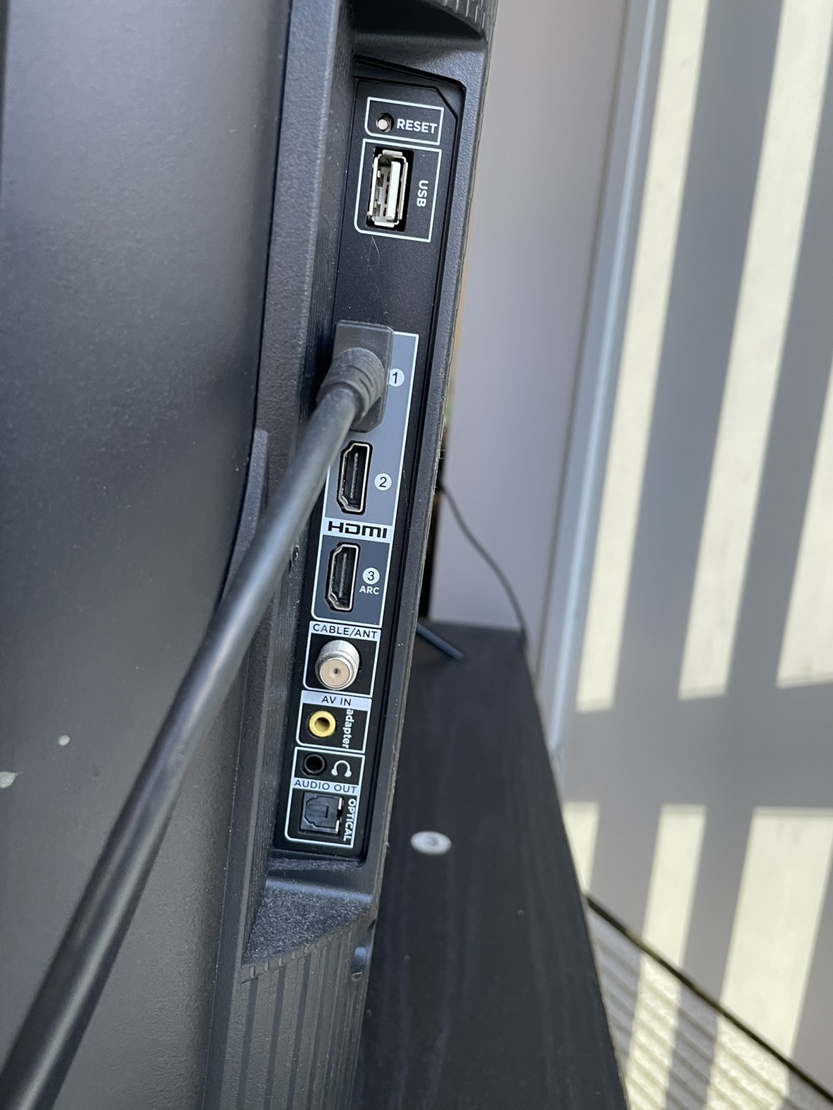 TCL 32” LED ROKU SMART TV - photo 3
