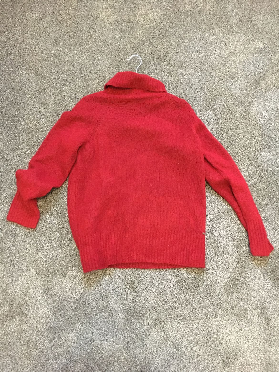 Turtle neck sweater thumbnail