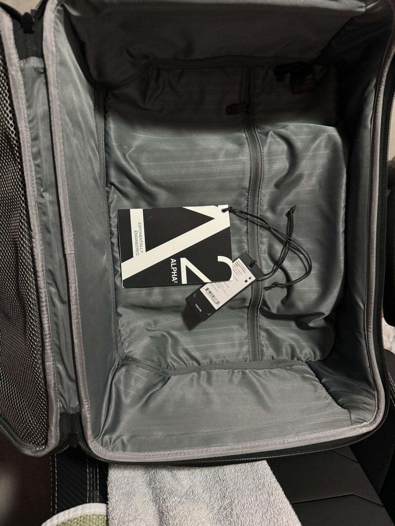 Carry on - Tumi Wheeled compact duffle - photo 2