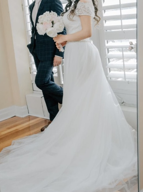 Off white wedding dress (Small & Medium) image indicator(8)