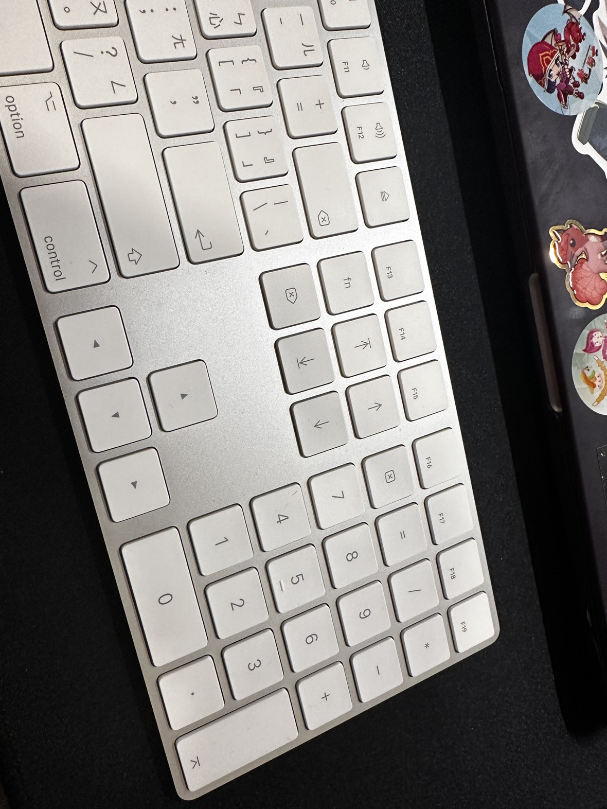 Apple Magic Keyboard with Numeric keypad image indicator(4)