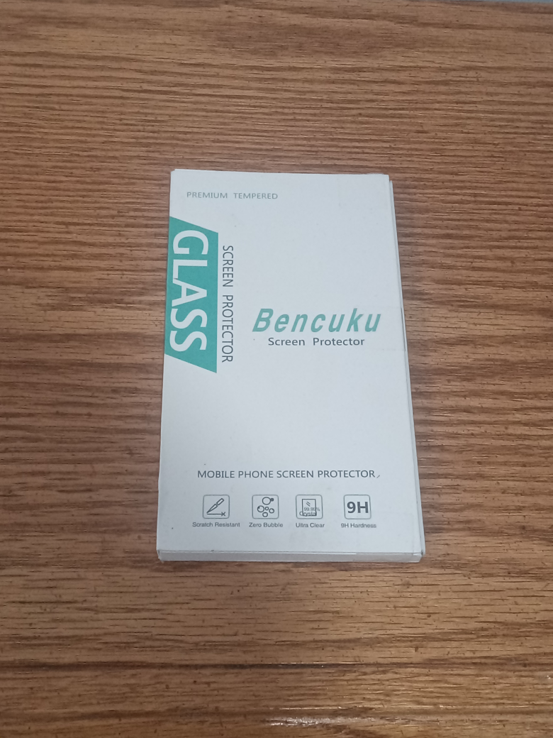 Glass screen protector for iPhone 15 thumbnail