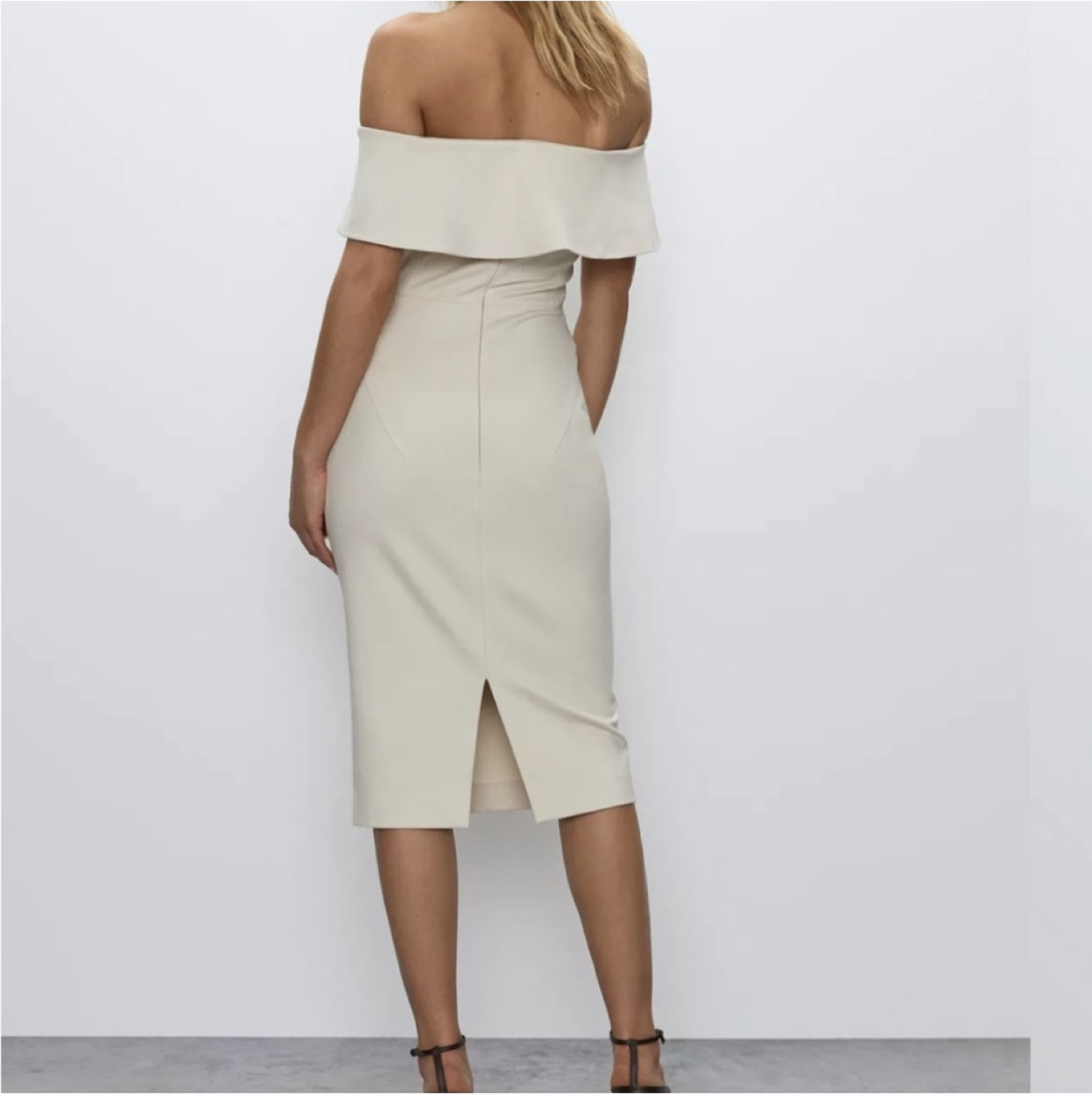 NEW ✨Aritzia Babaton Ruslan dress (size 2) image indicator(3)