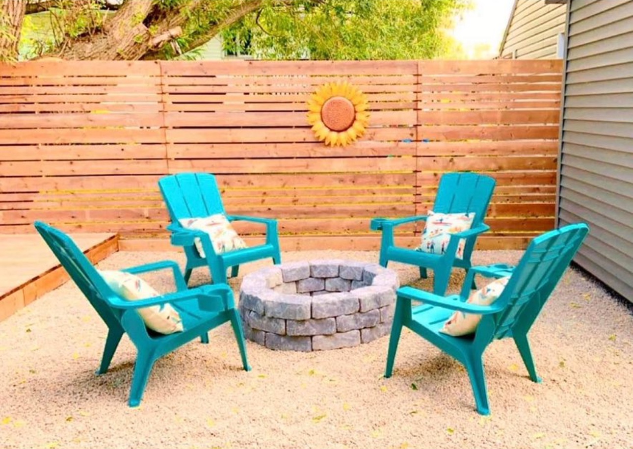 4 outdoor chairs